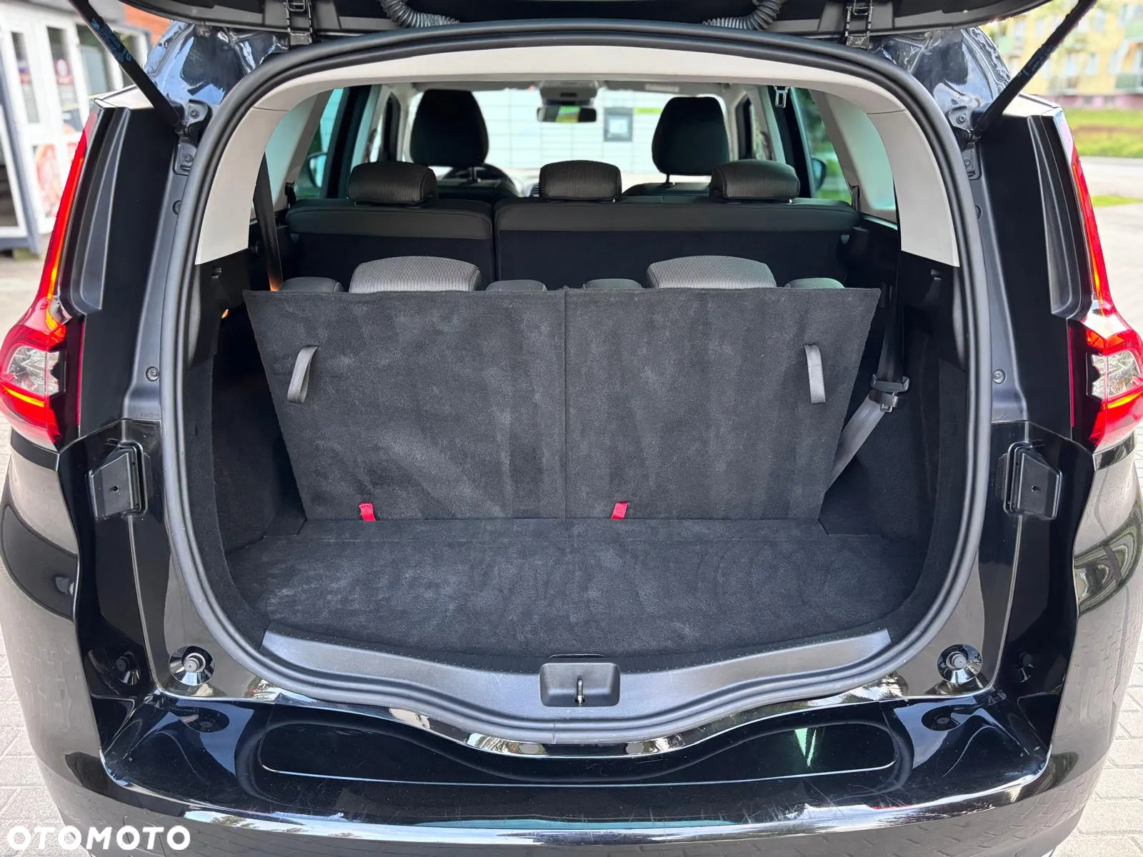 Renault Grand Scenic BLUE dCi 120 EDC BUSINESS EDITION - 37