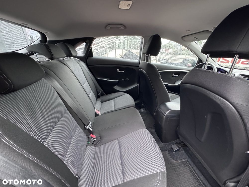 Hyundai i30 1.4 Classic + - 19