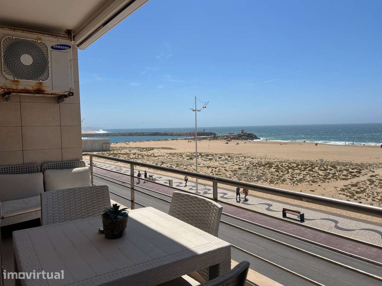 Apartamento T2 com garagem junto à praia | Nazaré - Grande imagem: 3/17