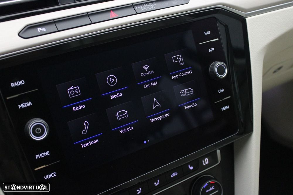 VW Passat Variant 2.0 TDI Highline DSG - 22