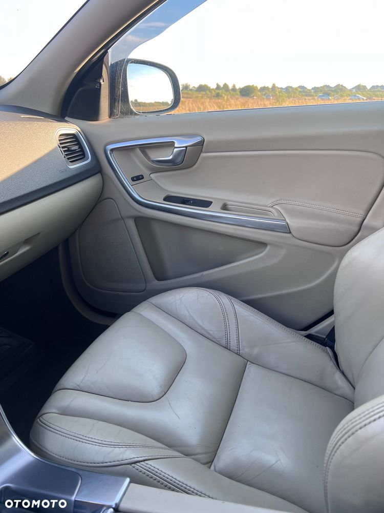 Volvo V60 D5 Summum - 10