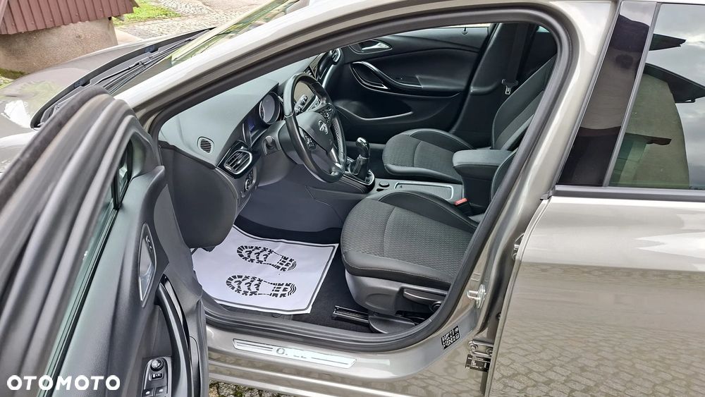 Opel Astra 1.4 Turbo Business - 21