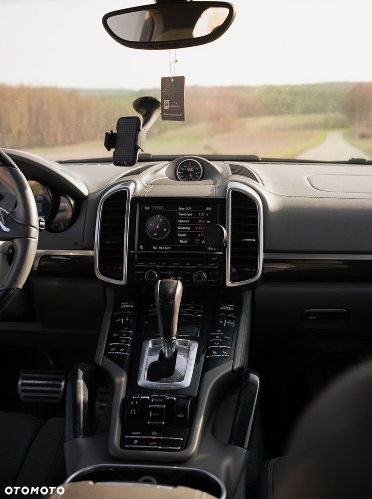 Porsche Cayenne S - 6