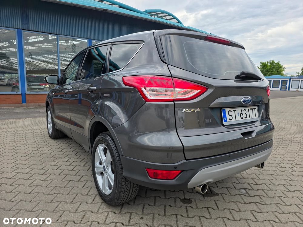 Ford Kuga 2.0 TDCi 2x4 Titanium - 29