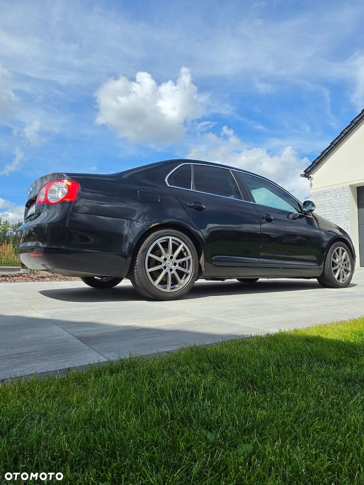 Volkswagen Jetta 2.0 TDI DPF Comfortline - 2