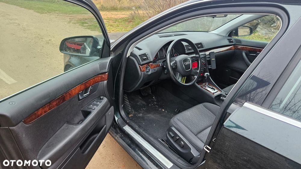 Audi A4 Limousine - 4