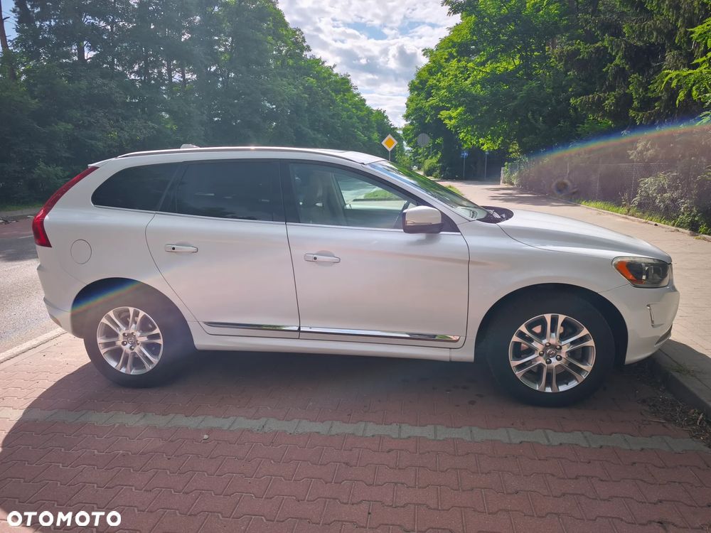 Volvo XC 60 T5 Powershift Momentum - 4