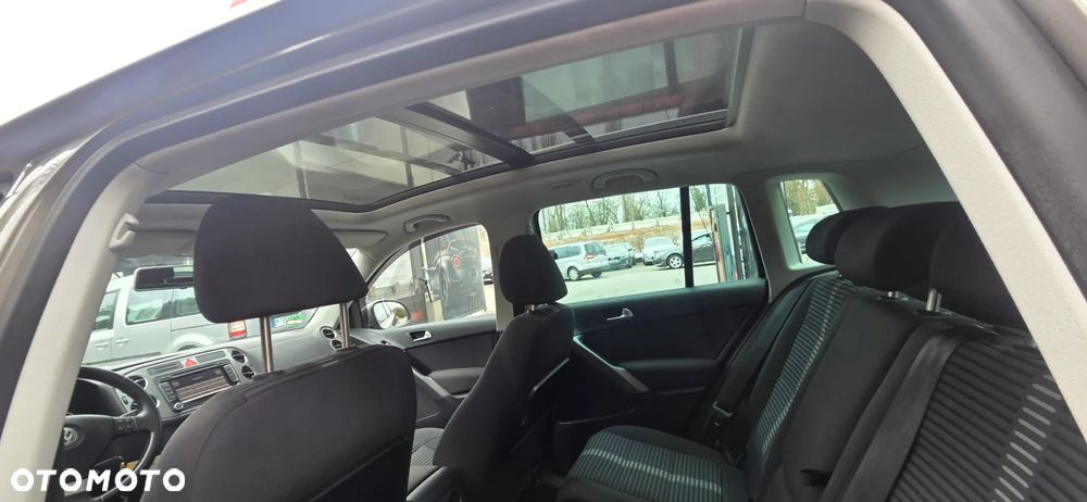 Volkswagen Tiguan 2.0 TDI DPF BlueMotion Technology Exclusive - 32