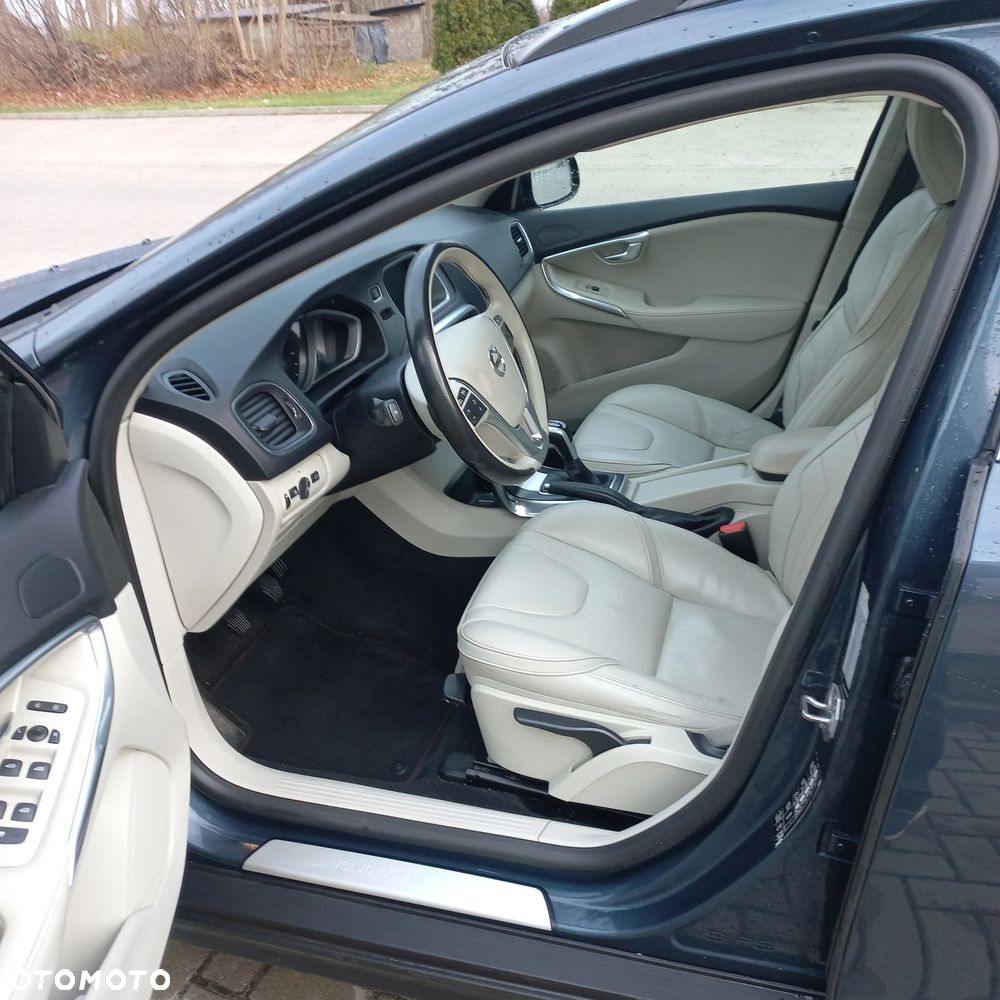 Volvo V40 Cross Country D4 Ocean Race - 7