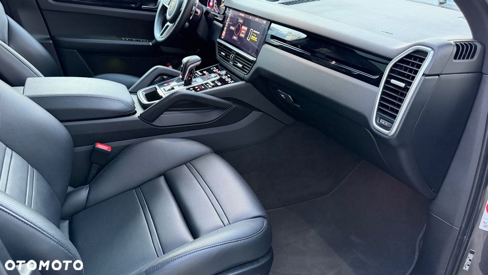 Porsche Cayenne Platinum Edition - 19