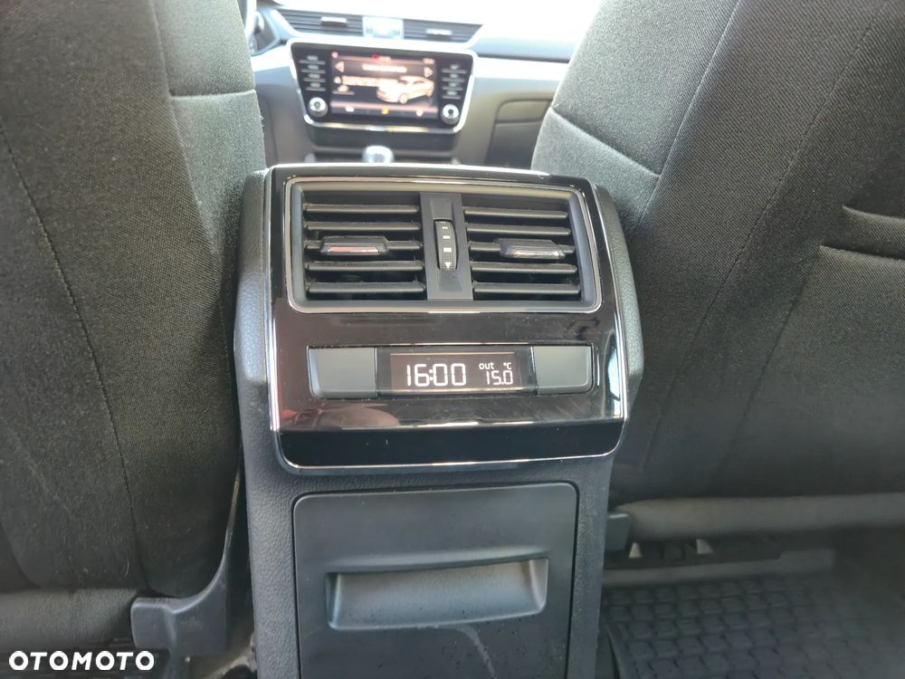 Skoda Superb 2.0 TDI SCR Ambition DSG - 27
