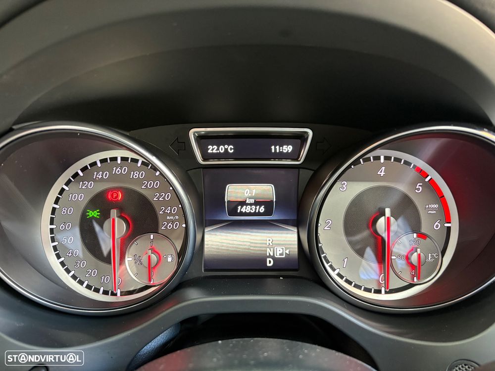 Mercedes-Benz CLA 220 d Shooting Brake AMG Line Aut. - 43