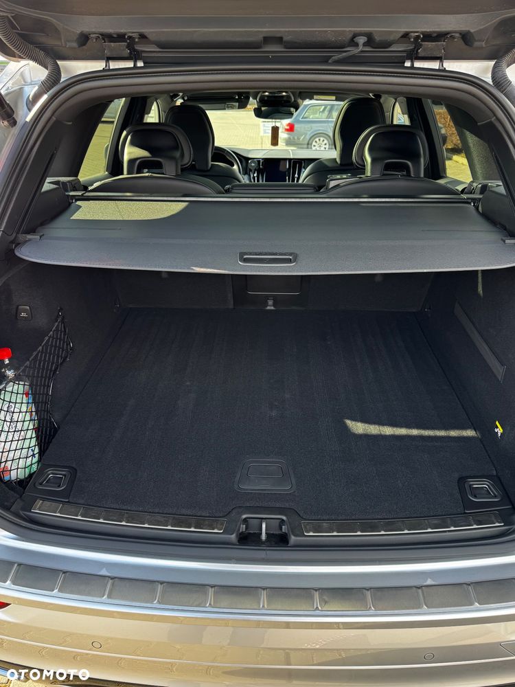 Volvo XC 60 T6 AWD R-Design - 17