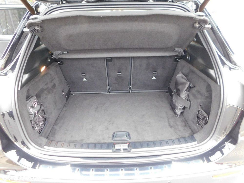 Mercedes-Benz GLA - 17