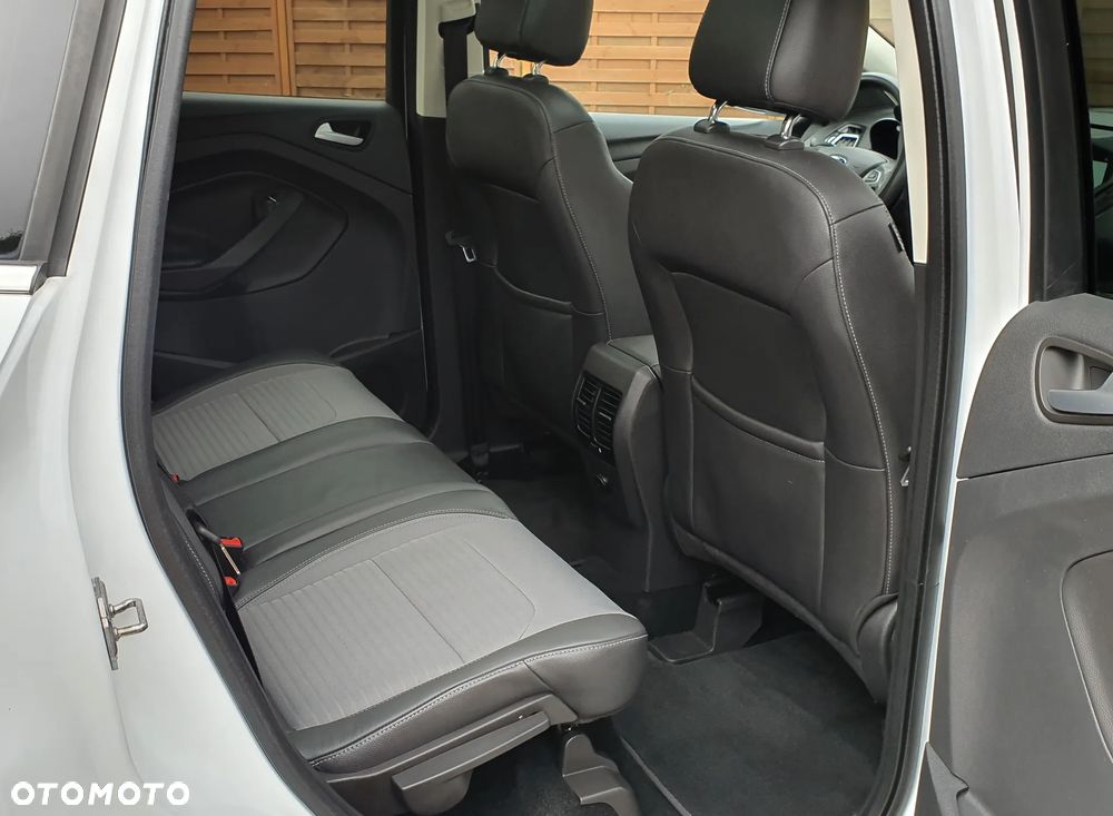 Ford Kuga 2.0 TDCi 2x4 Titanium - 20