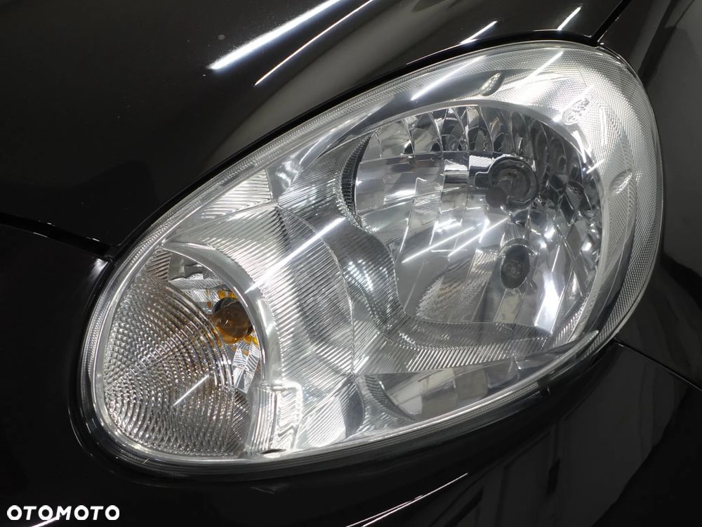 Nissan Micra - 13