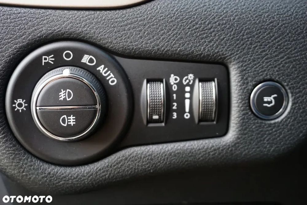 Jeep Cherokee 2.0 Multijet Longitude - 32