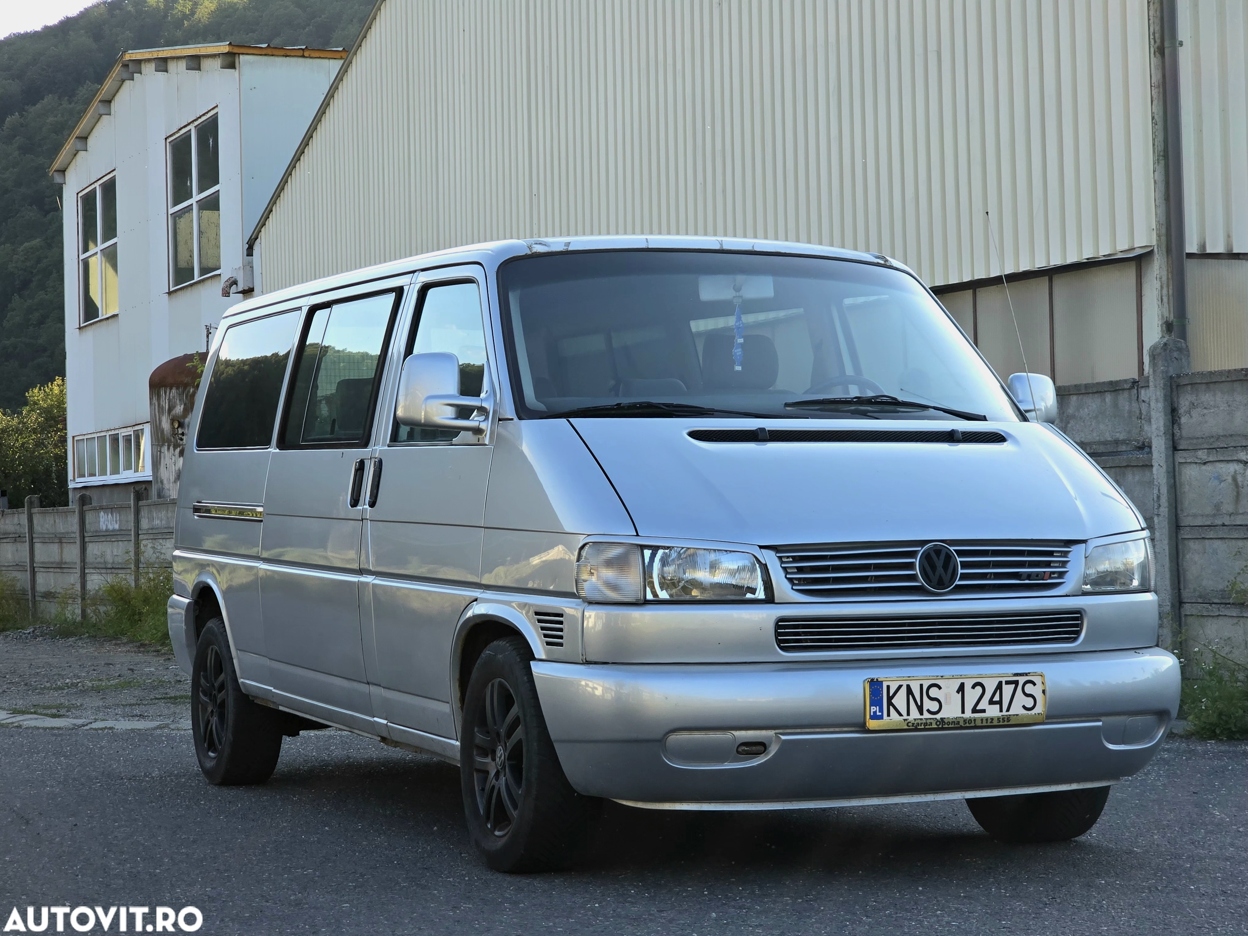 Volkswagen Caravelle - 14