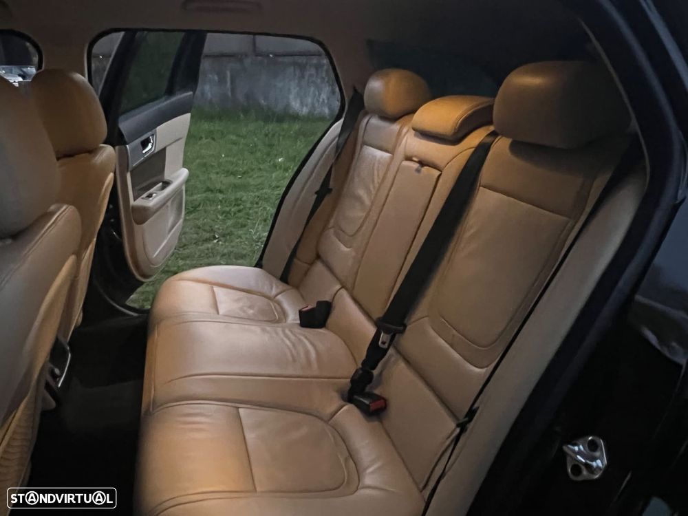 Jaguar XF Sportbrake 2.2 D Premium Luxury - 26