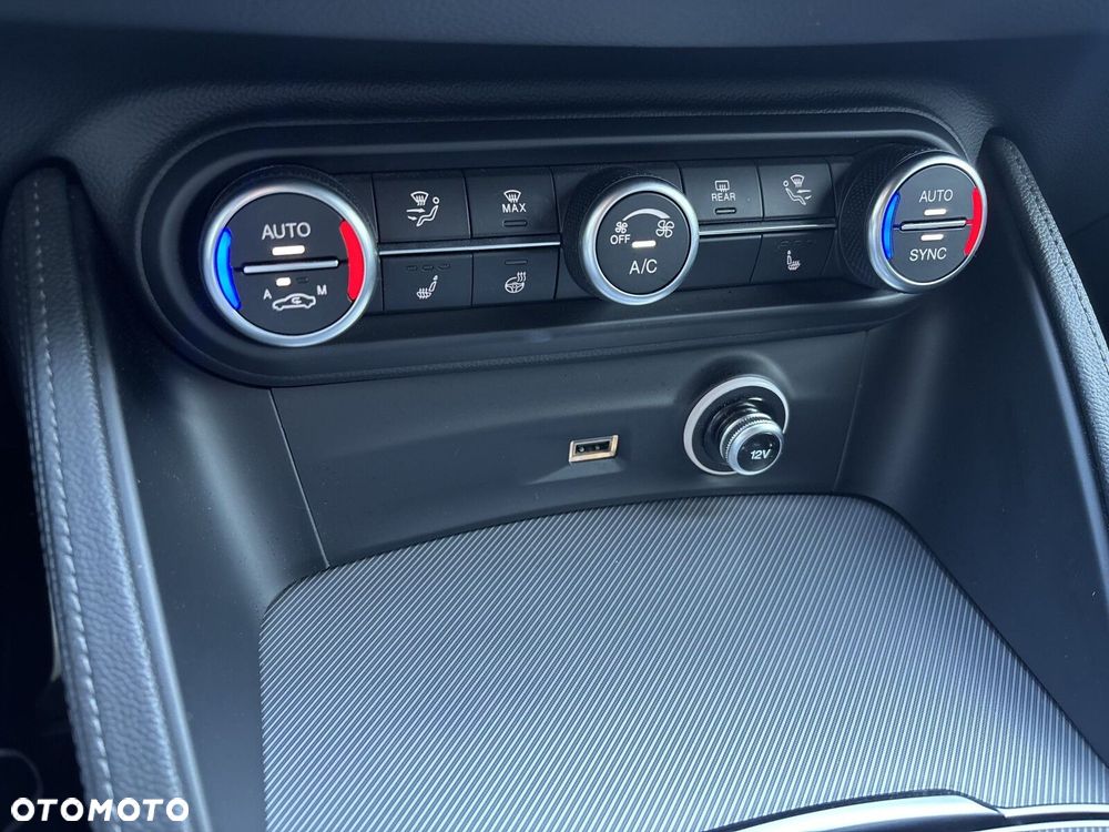 Alfa Romeo Stelvio 2.0 Turbo Veloce Q4 - 19