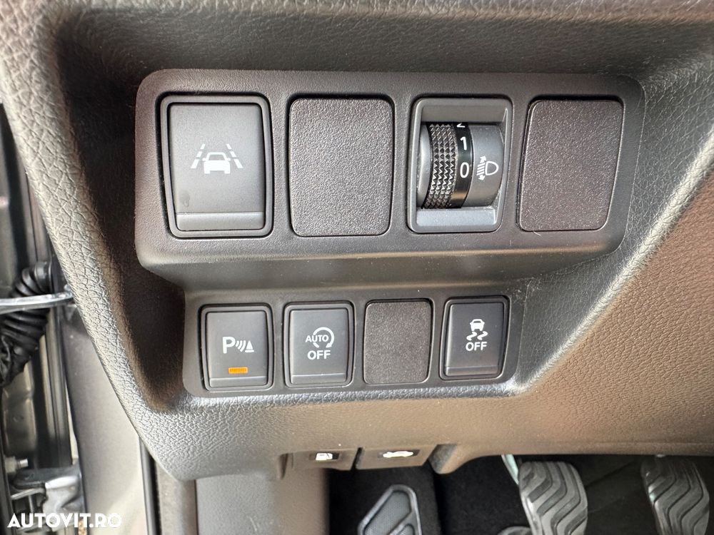 Nissan Qashqai 1.5 DCI Start/Stop N-Connecta - 12