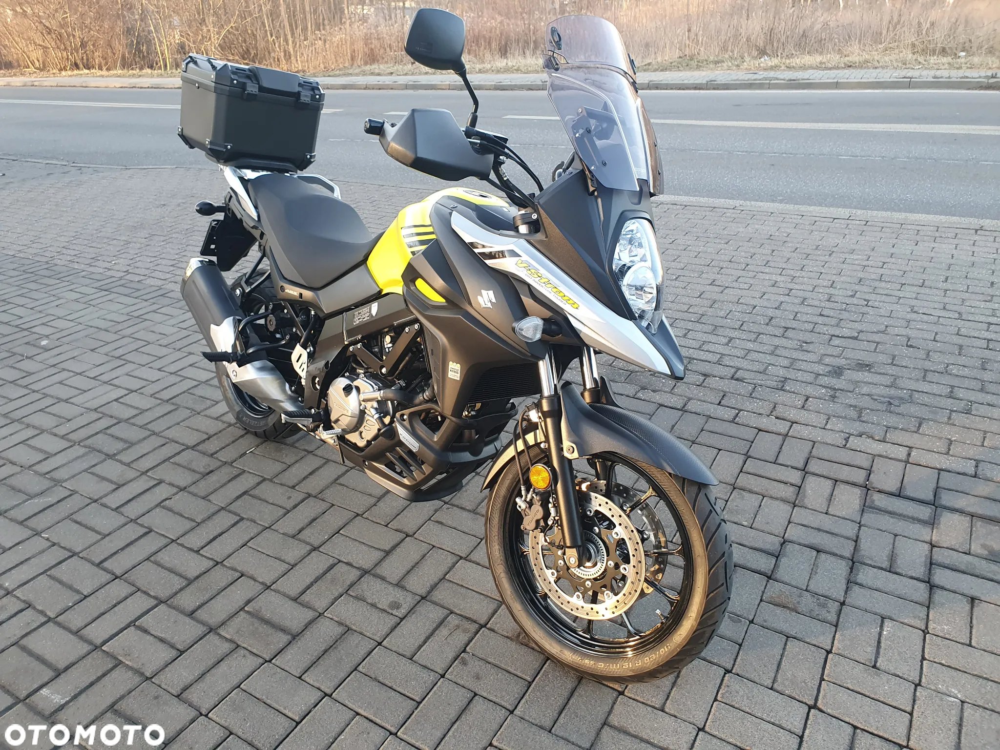Suzuki V-STROM - 9