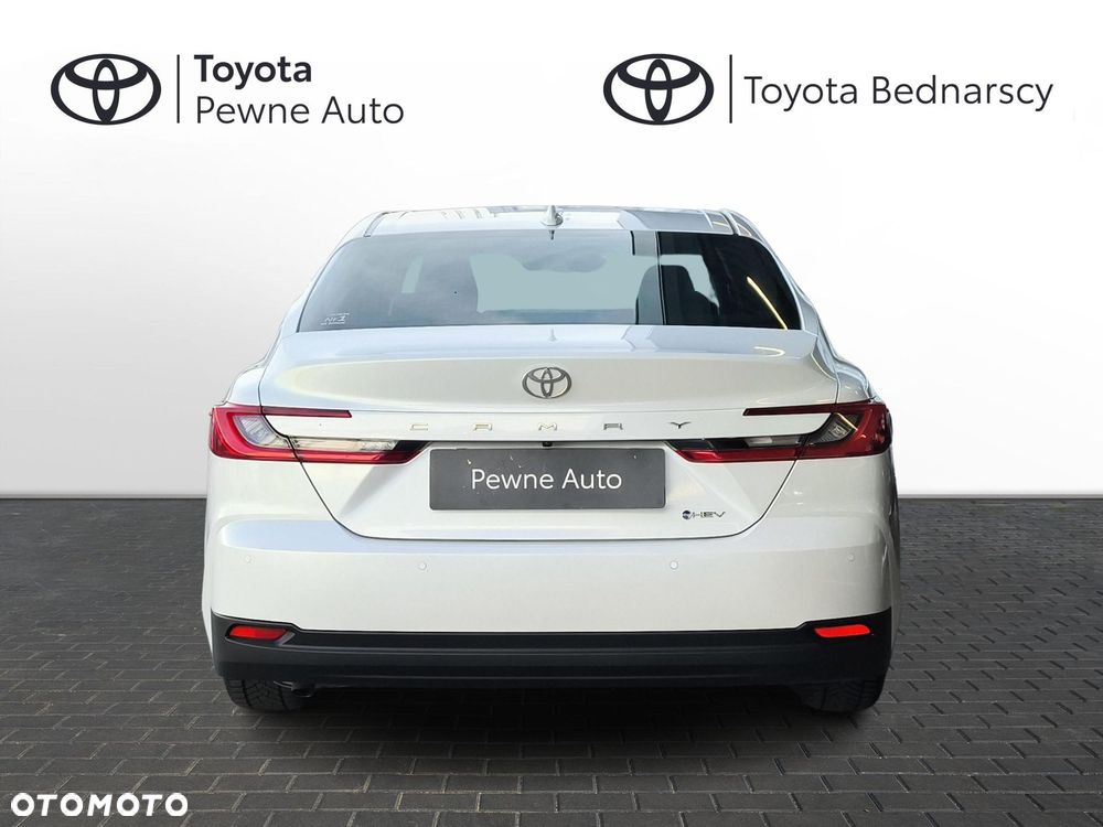 Toyota Camry - 6
