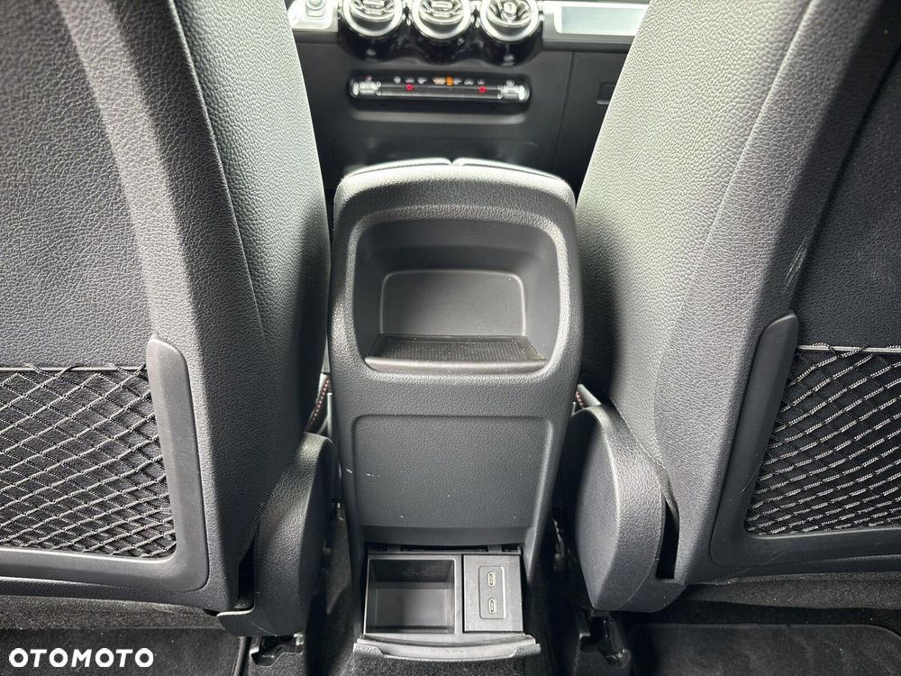 Mercedes-Benz GLB - 21