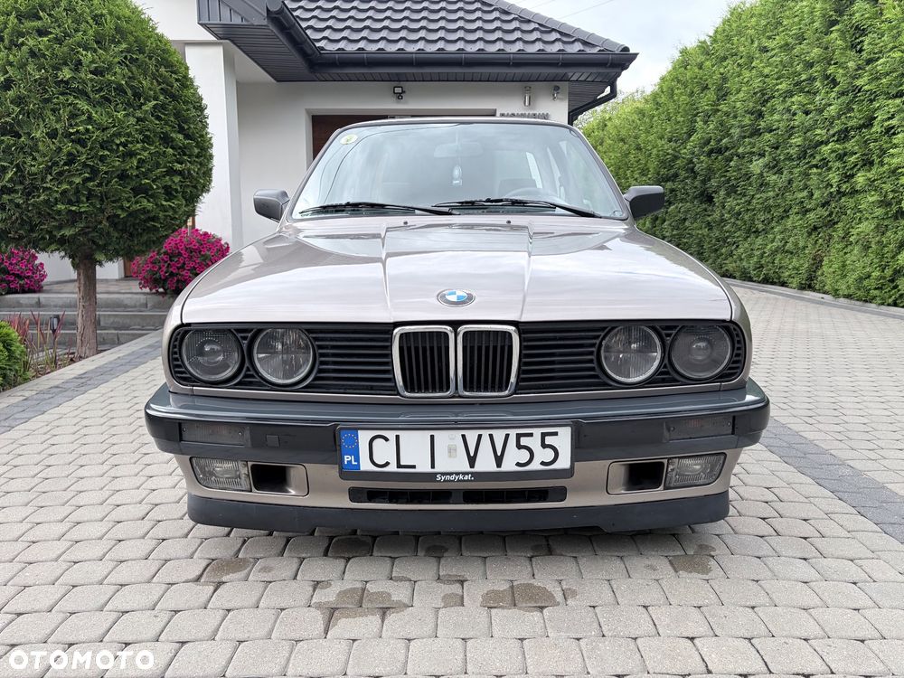 BMW Seria 3 318i - 4