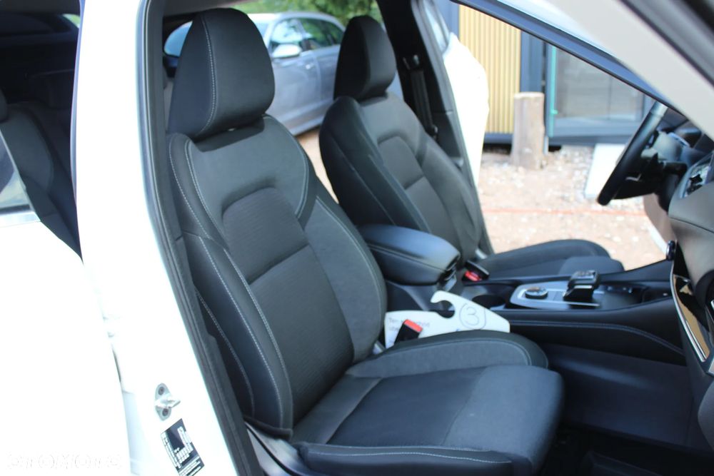Nissan Qashqai 1.3 DIG-T MHEV 4x4 N-Connecta Xtronic - 10