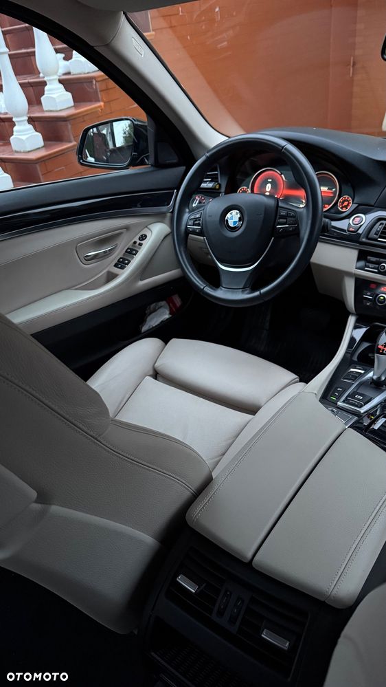 BMW Seria 5 525d xDrive Luxury Line - 26