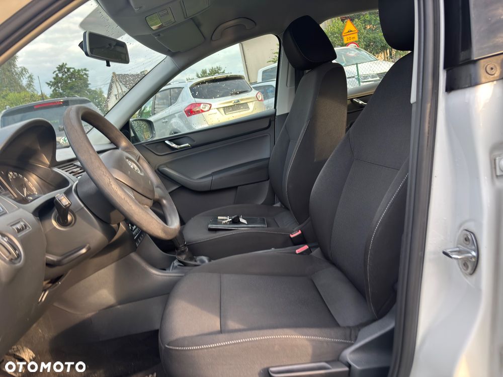 Skoda RAPID 1.2 TSI Active - 8