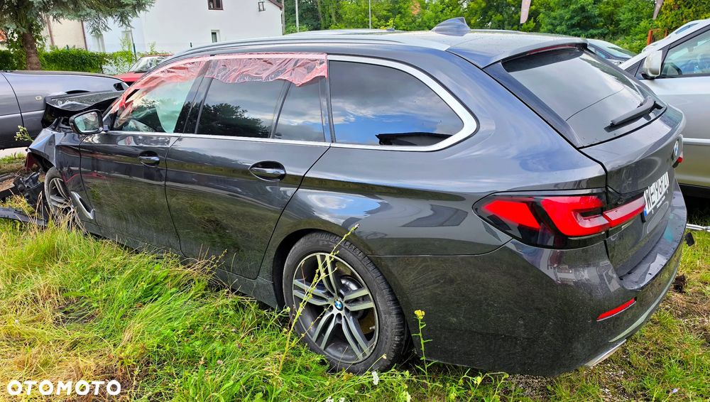 BMW Seria 5 540i xDrive mHEV Luxury Line sport - 3