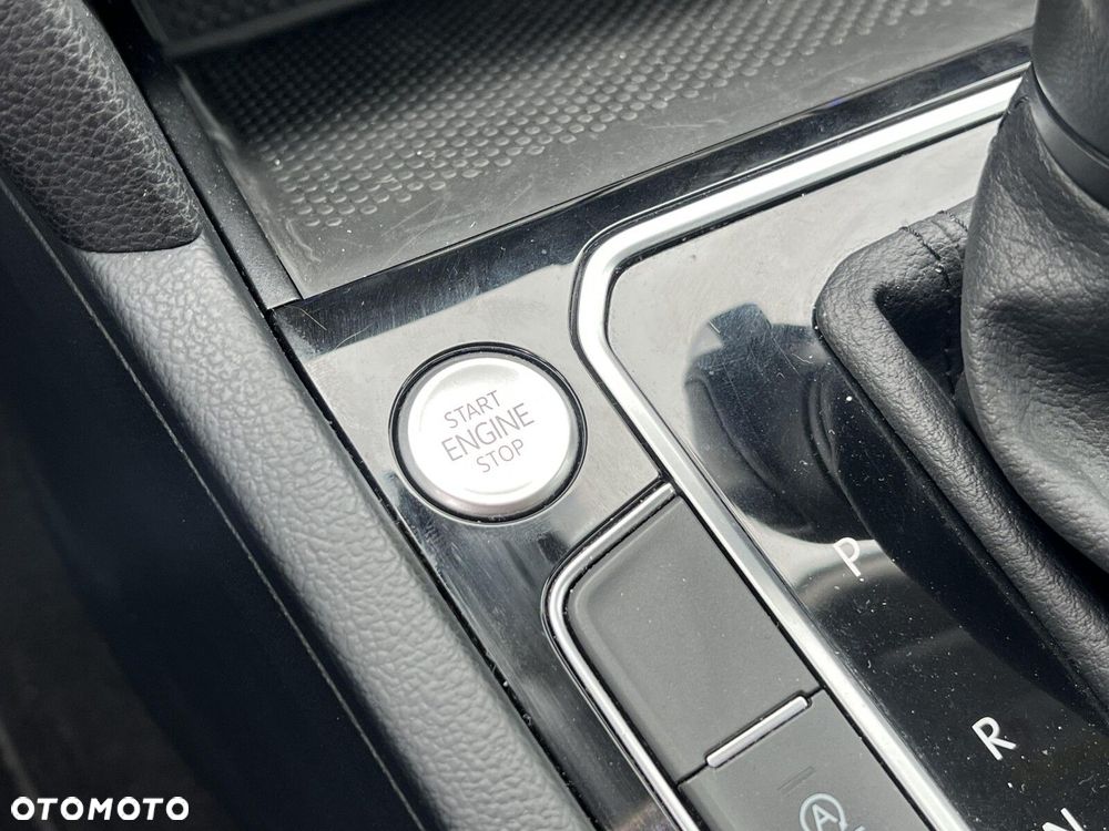 Volkswagen Passat - 14