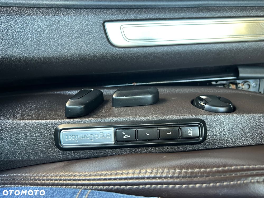 Volkswagen Passat 2.0 TDI Bi-Turbo BMT 4Mot Highline DSG - 19