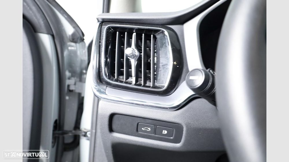 Volvo V60 2.0 T6 AWD TE Core - 12