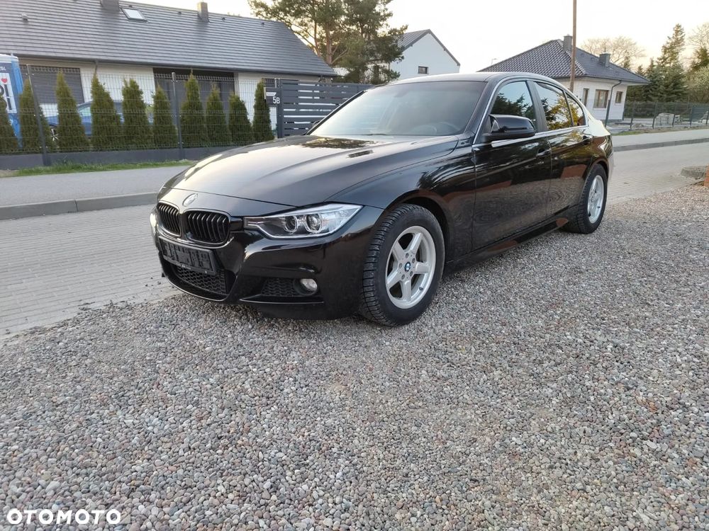 BMW Seria 3 318d Sport Line - 12