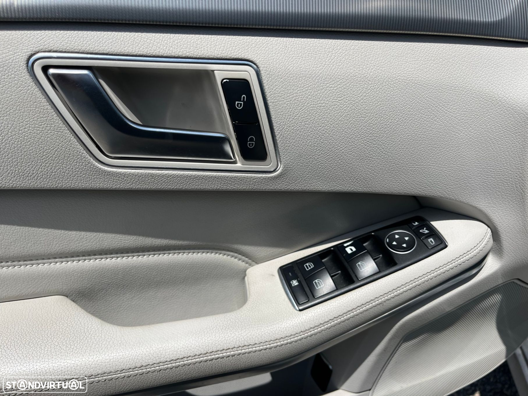 Mercedes-Benz E 300 Bluetec Hybrid Avantgarde - 15