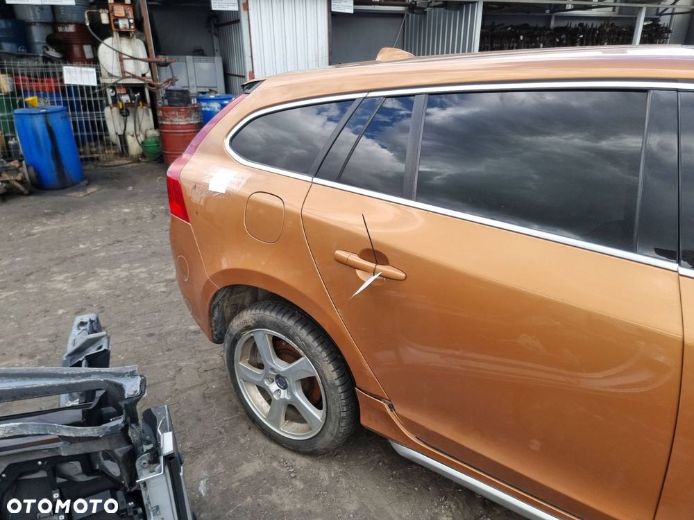 ĆWIARTKA BŁOTNIK PRAWY TYŁ VOLVO V60 704 VIBRANT COPPER - 3