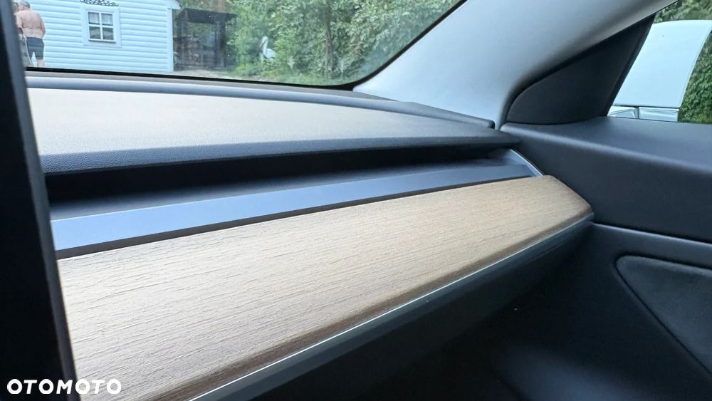 Tesla Model 3 - 17