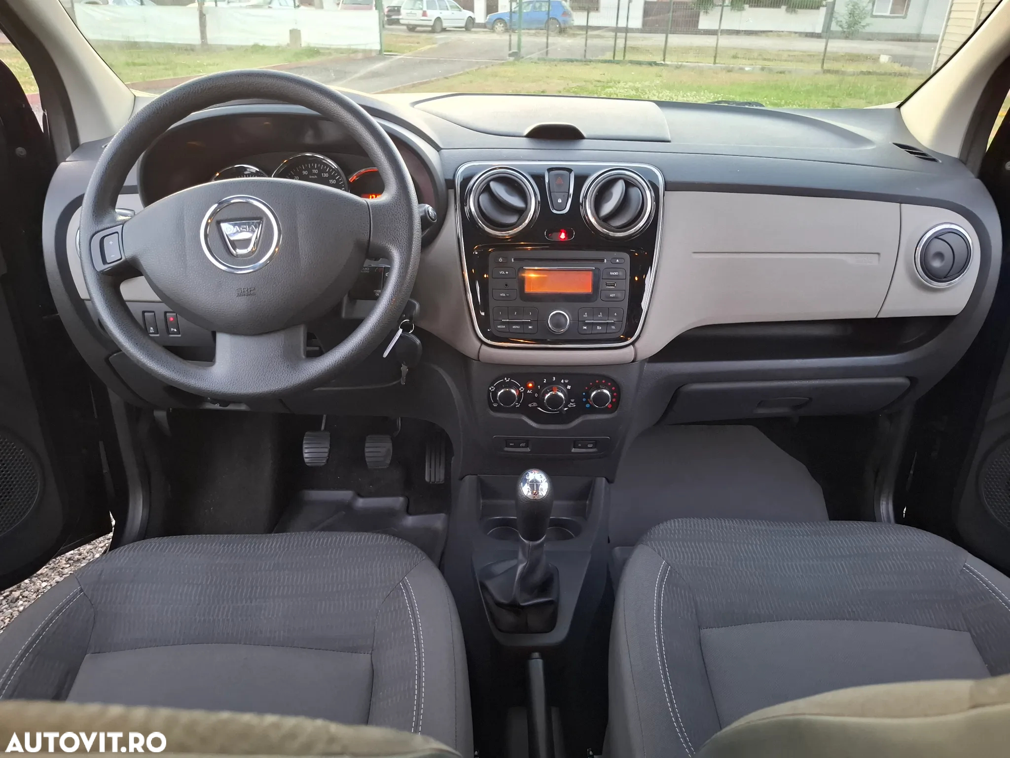 Dacia Lodgy 1.5 dCi 90 CP Laureate - 6