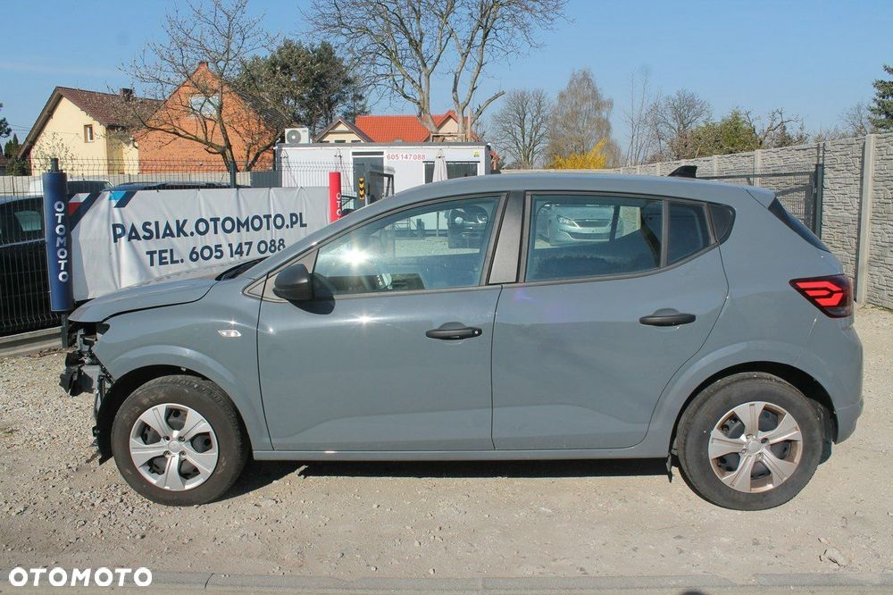 Dacia Sandero - 8