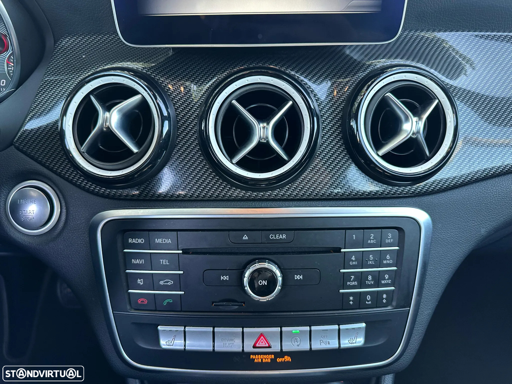 Mercedes-Benz GLA 200 7G-DCT AMG Line - 32