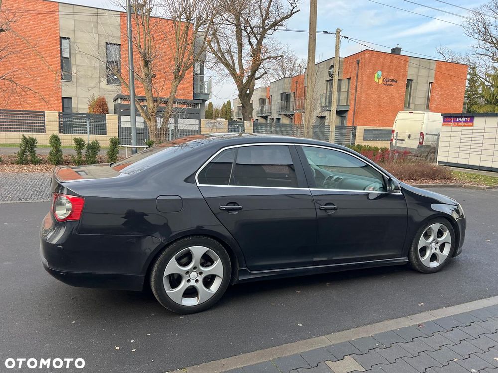 Volkswagen Jetta 2.0 Turbo FSI Sportline - 8