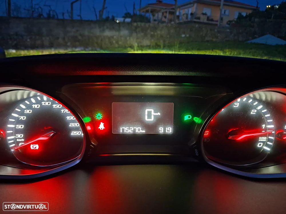 Peugeot 308 1.6 BlueHDi GT Line - 9