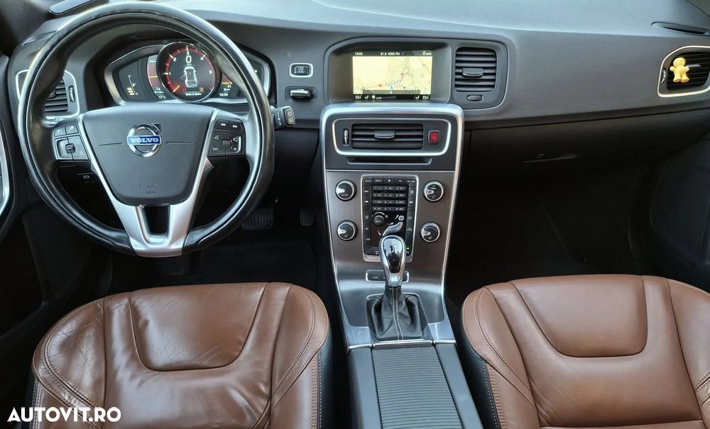 Volvo V60 D6 Plug-In-Hybrid AWD Geartronic Summum - 7