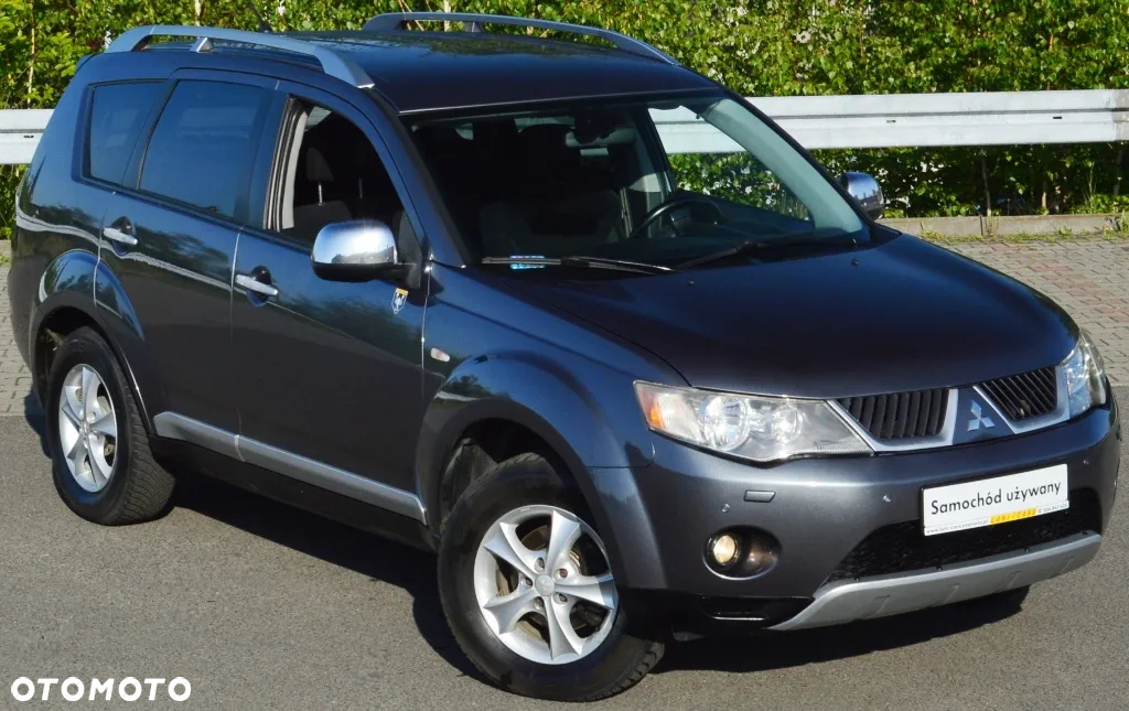 Mitsubishi Outlander - 2