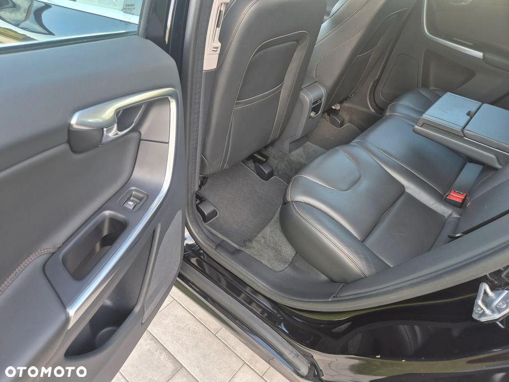 Volvo XC 60 D4 Geartronic Summum - 15
