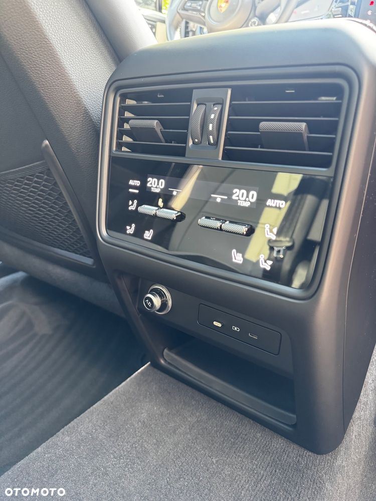 Porsche Cayenne Standard - 18