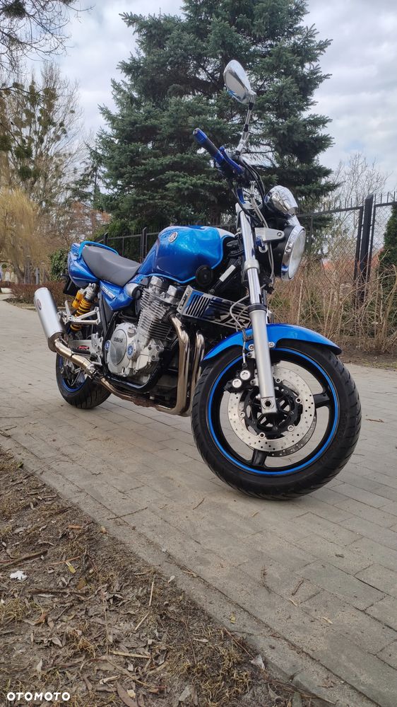 Yamaha XJR - 8